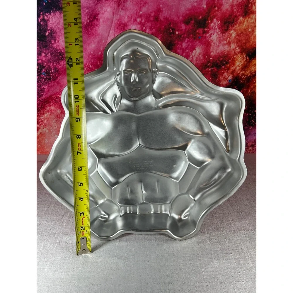 Vintage 1977 Wilton Superman Cake Pan DC Comics Aluminum Bakeware 502-1212